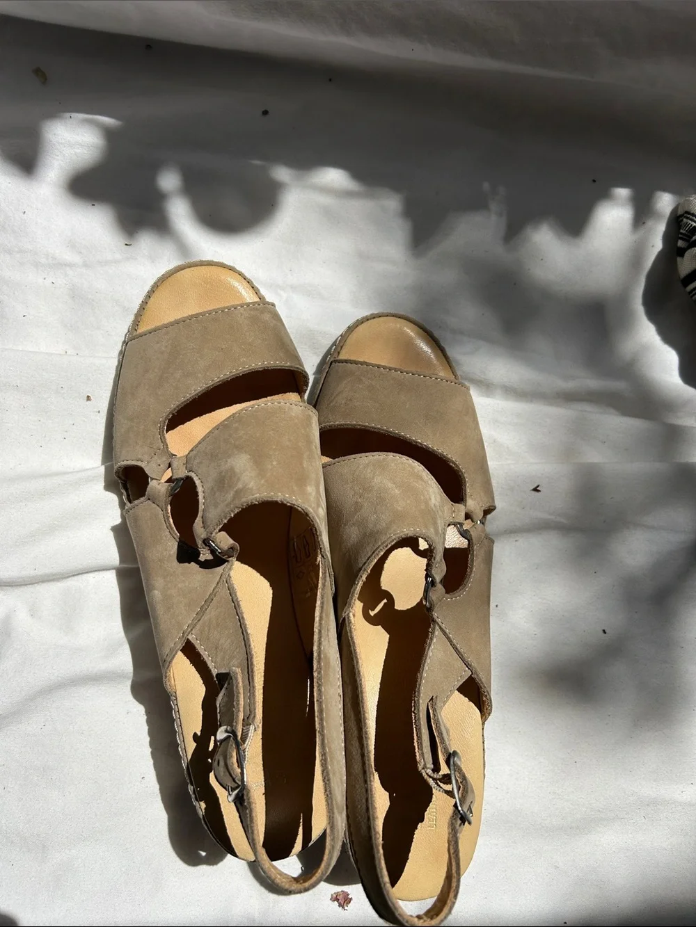 La Plume soft taupe